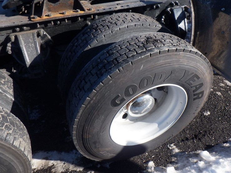 2007-peterbilt-378-image-5