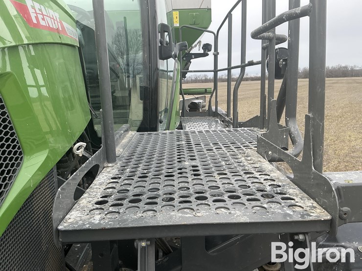 2023-fendt-rogator-934h-self-propelled-dry-spreader-image-14
