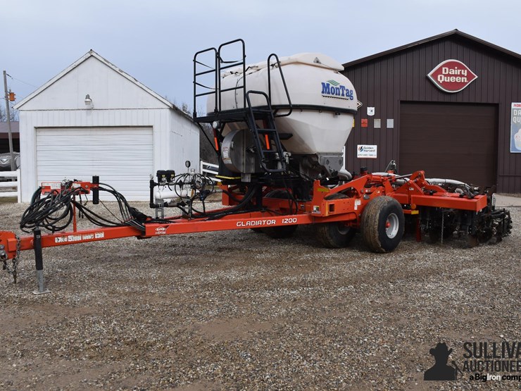 2012-kuhn-krause-gladiator-1200-8r30-strip-till-applicator-w/montag-dry-fertilizer-image-1