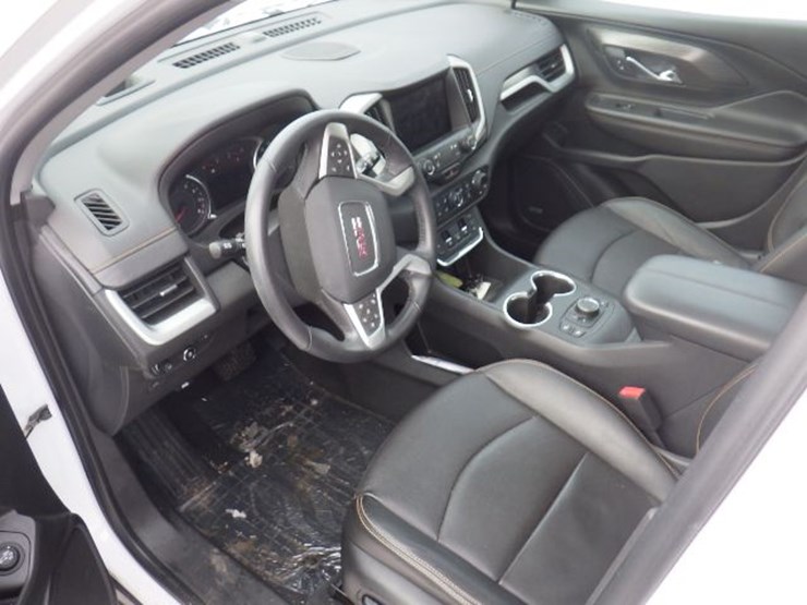 2021-gmc-terrain-slt-image-10