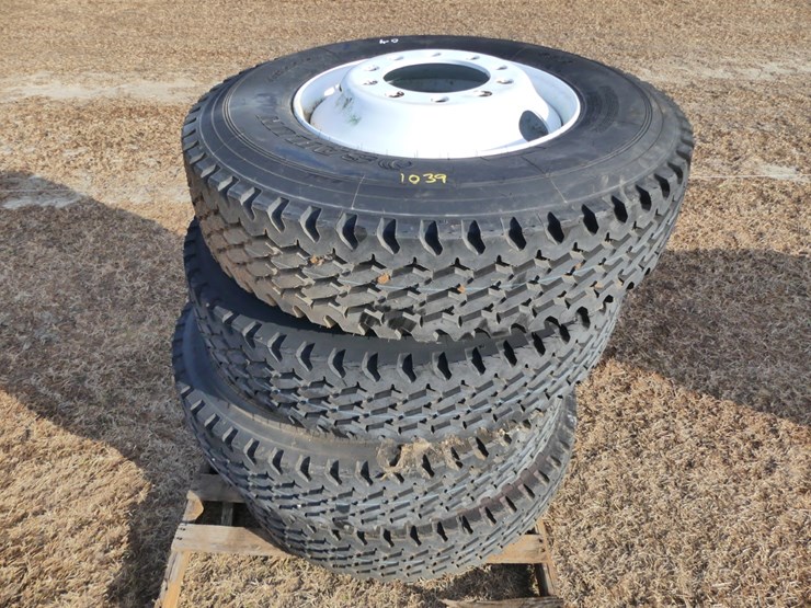 4-11rx22.5-semi-tire-rims-image-1