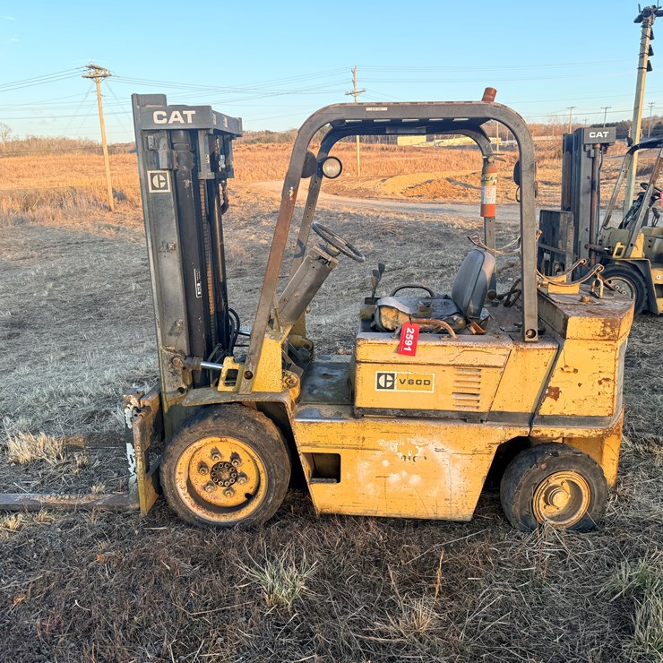 #2591 • Caterpillar V60DSTR Forklift
