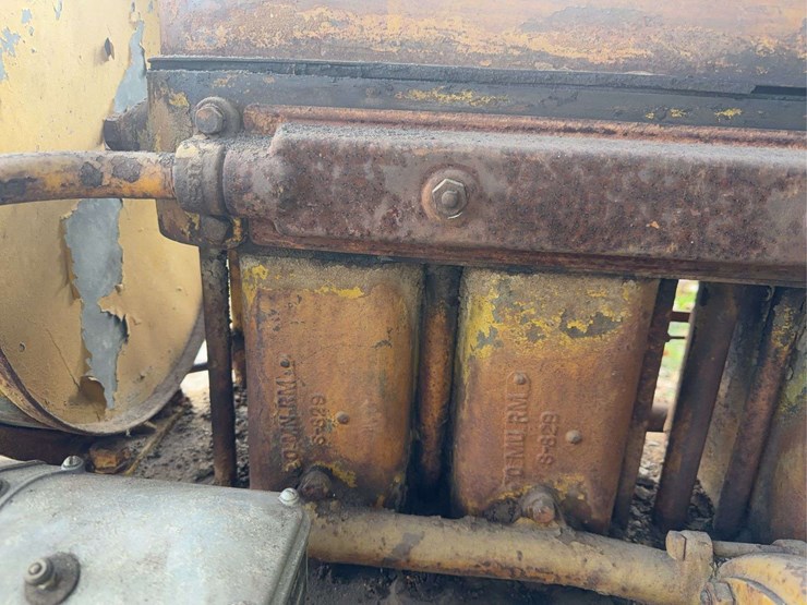 caterpillar-thirty-image-23