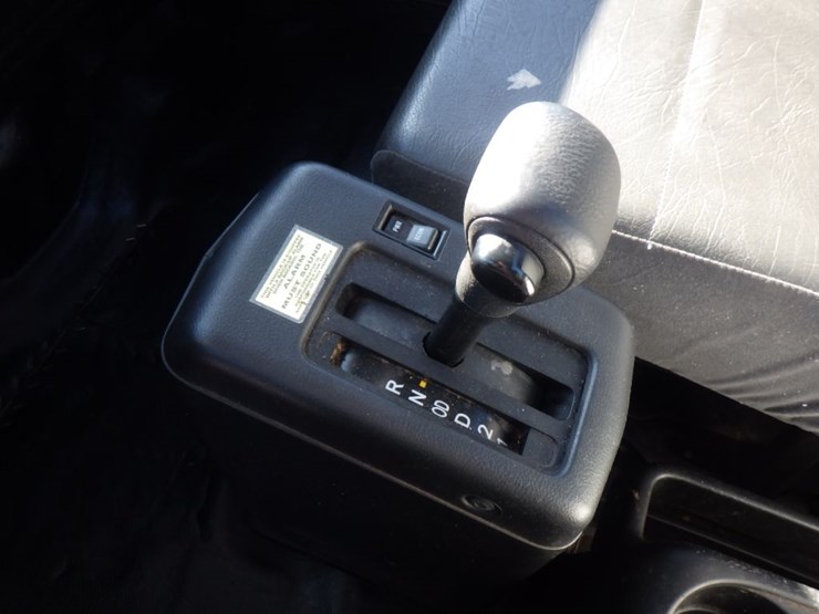 2016-hino-338-image-11