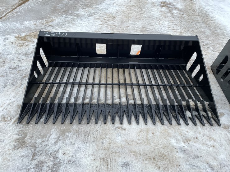 #2340-•-wolverine-skeleton-bucket-image-2