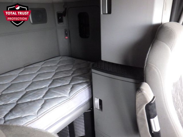 2022-kenworth-t680-image-7