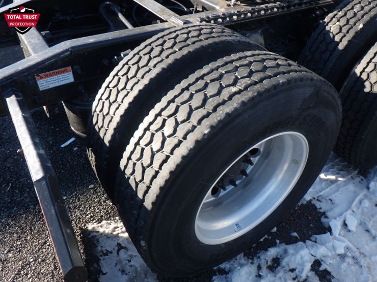 2019-freightliner-cascadia-125-image-6