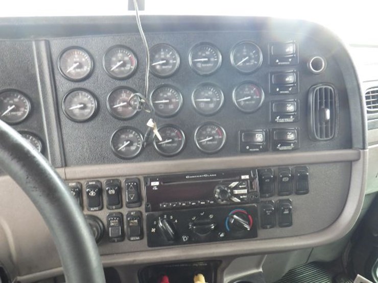 2014-peterbilt-386-image-22