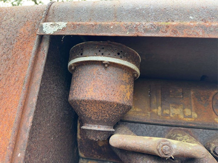 caterpillar-2-ton-crawler-image-16