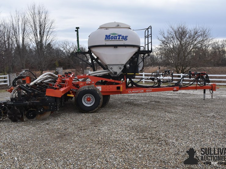 2012-kuhn-krause-gladiator-1200-8r30-strip-till-applicator-w/montag-dry-fertilizer-image-4