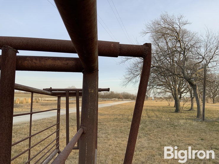 shop-made-20'-cattle-run-image-11