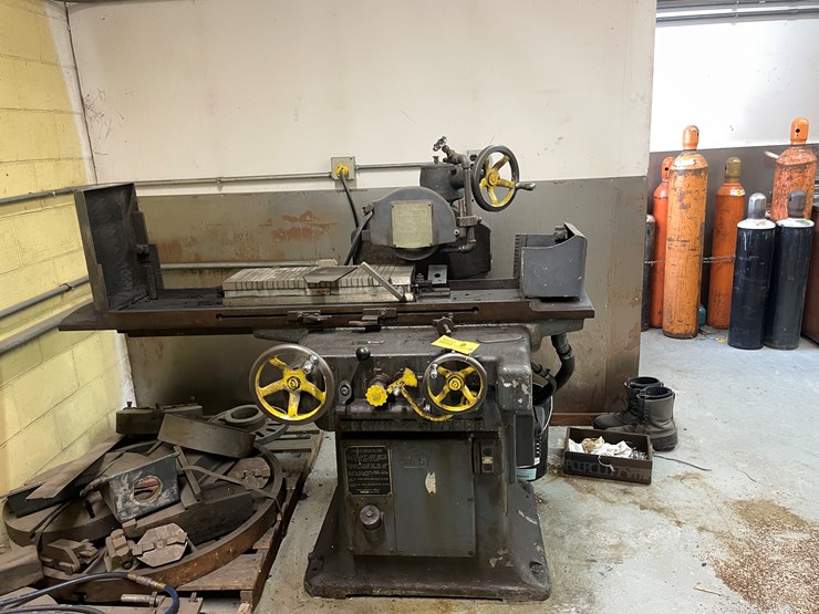 #5972-•-brown-and-sharpe-surface-grinding-machine-image-1