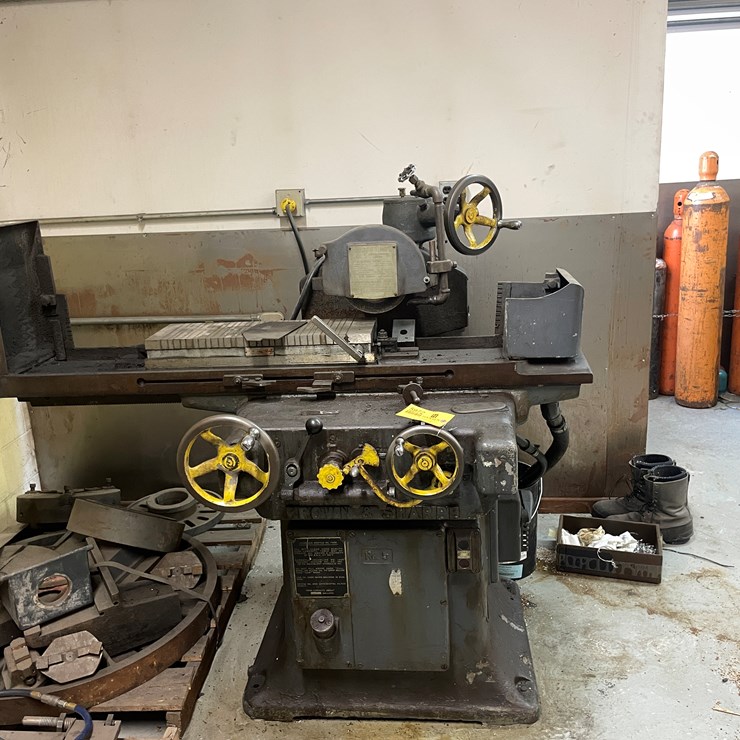 #5972 • Brown and Sharpe Surface Grinding Machine