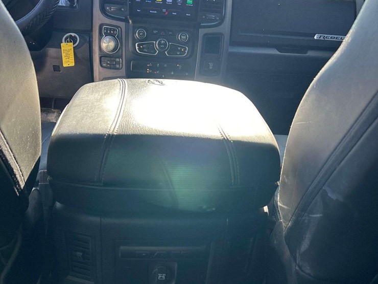 2017-dodge-1500-image-19