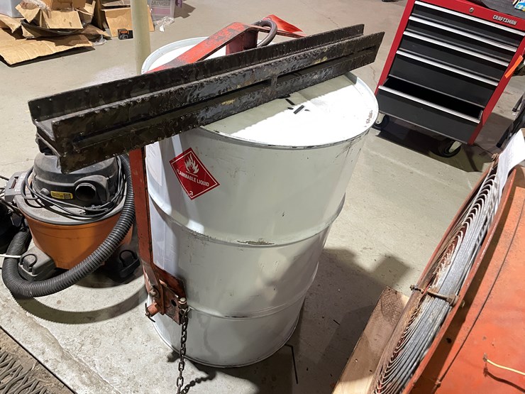 #7016-•-55-gallon-drum-lift-image-4