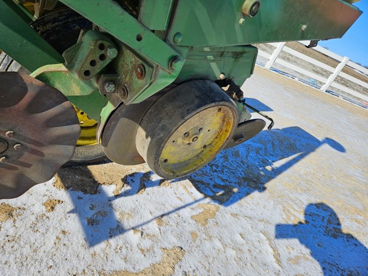 john-deere-7000-image-18