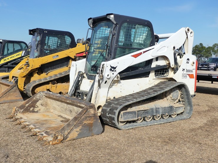 2022-bobcat-t740-image-1