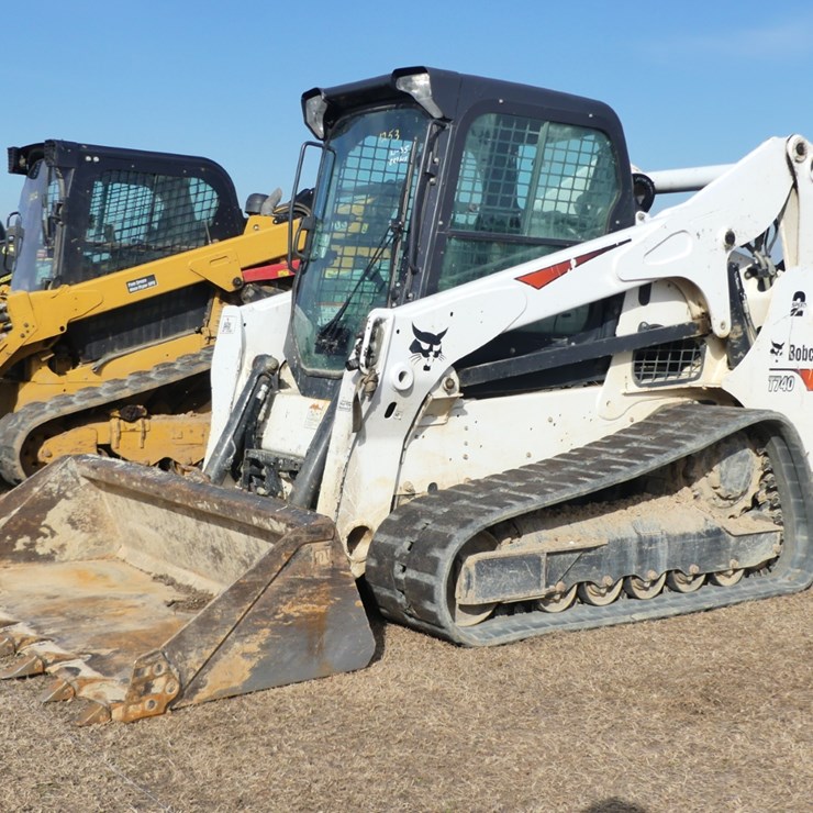 2022 BOBCAT T740