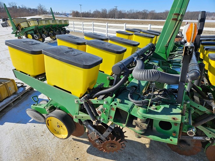 john-deere-7200-image-19