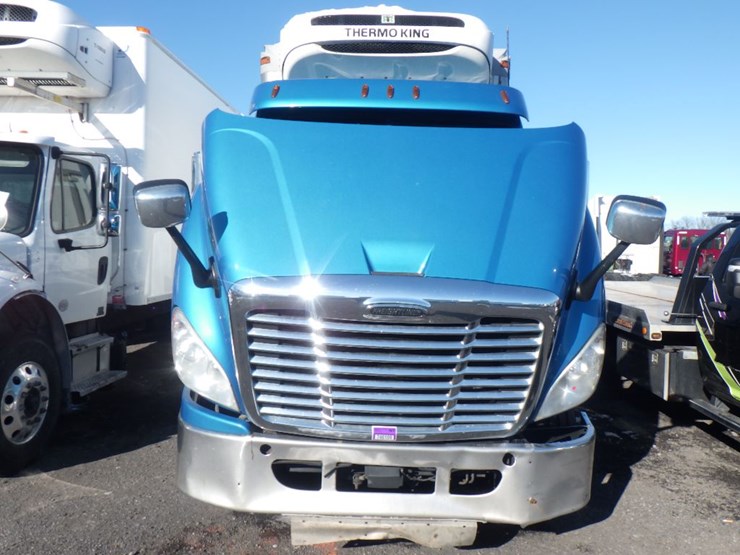 2019-freightliner-cascadia-113-image-20