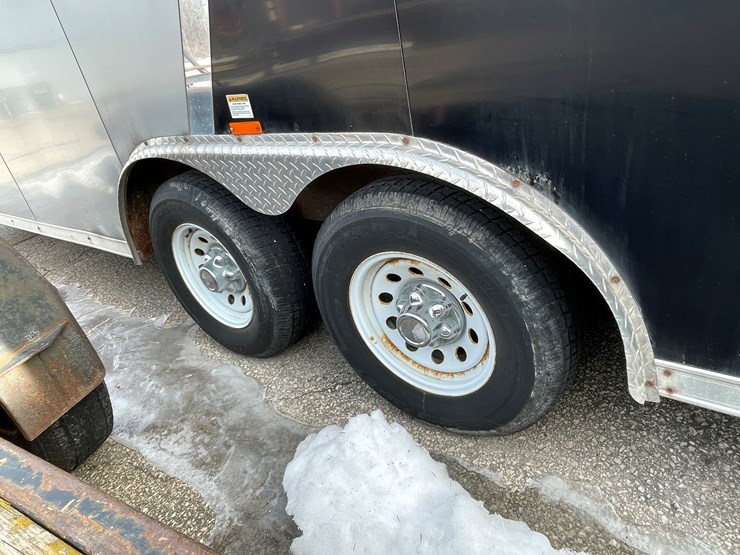 #4004-•-2016-enclosed-24'-rc-trailer-(has-wi-title)-image-15