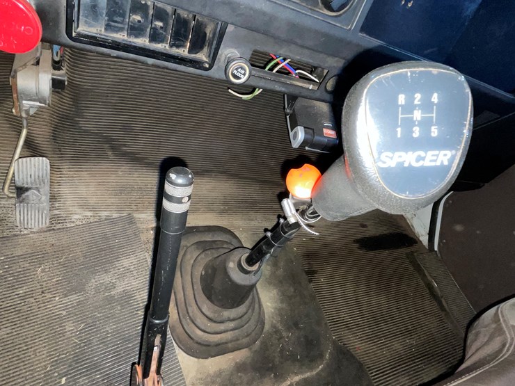 1998-international-4700-image-22