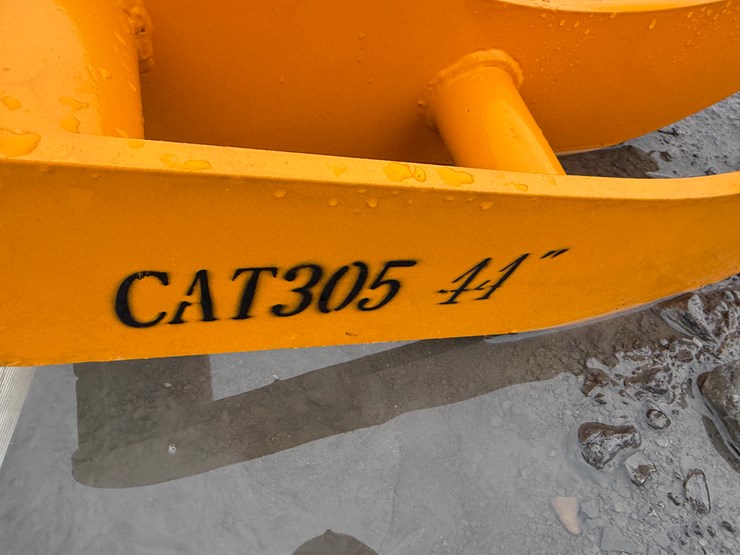 caterpillar-305-image-6