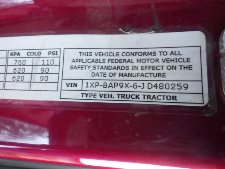2018-peterbilt-579-image-17