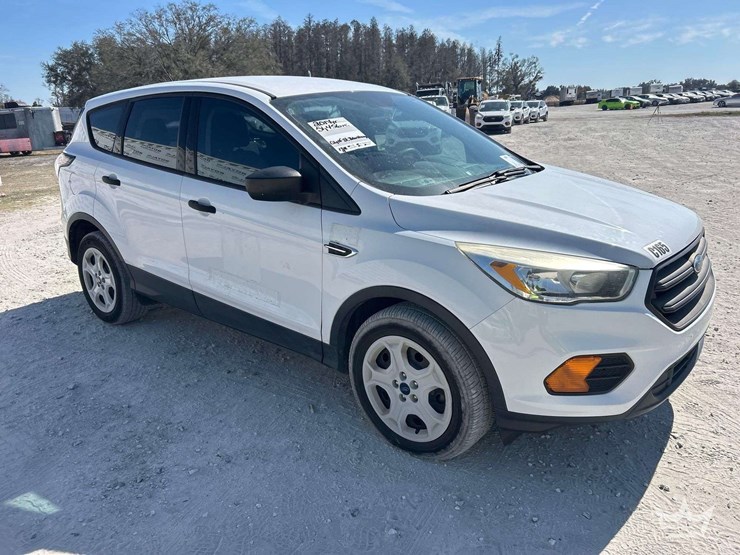 2017-ford-escape-image-2