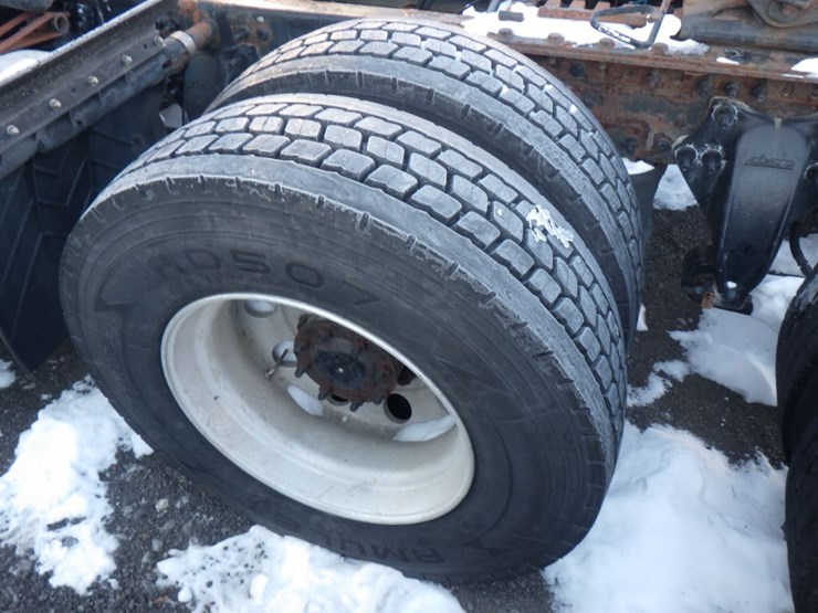 2014-freightliner-cascadia-125-evolution-image-11