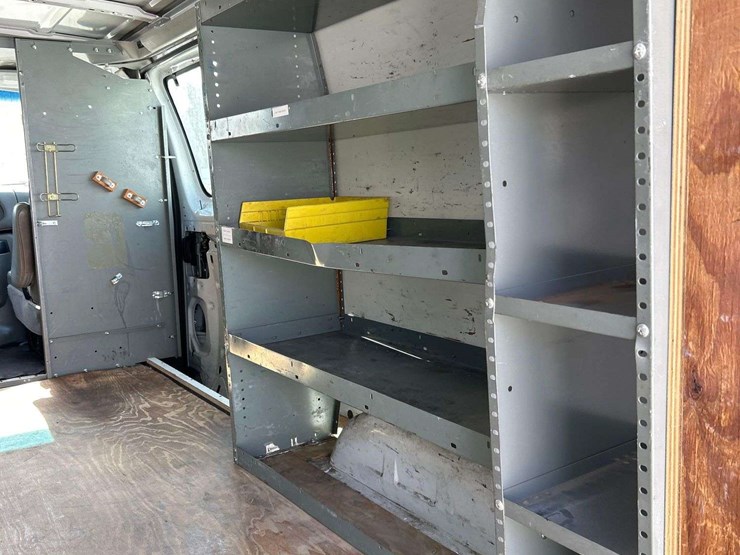 2008-ford-cargo-image-25