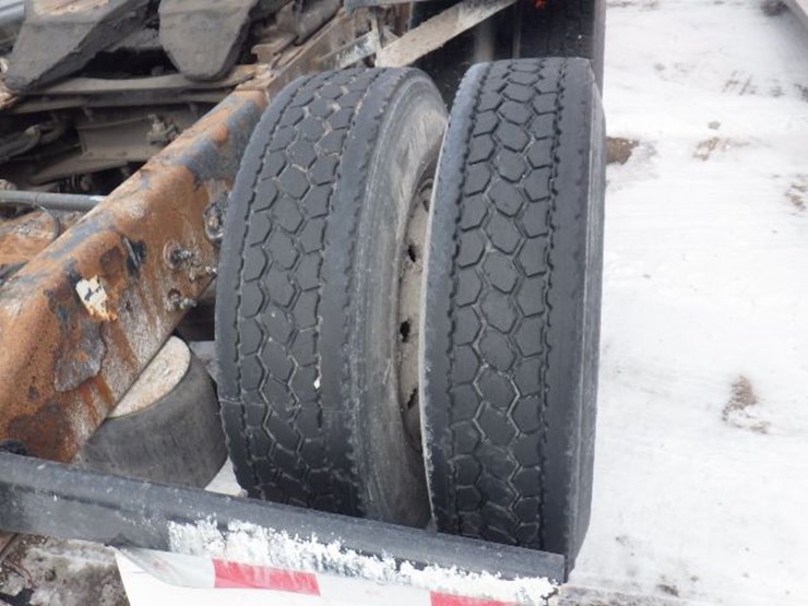 2014-peterbilt-386-image-12