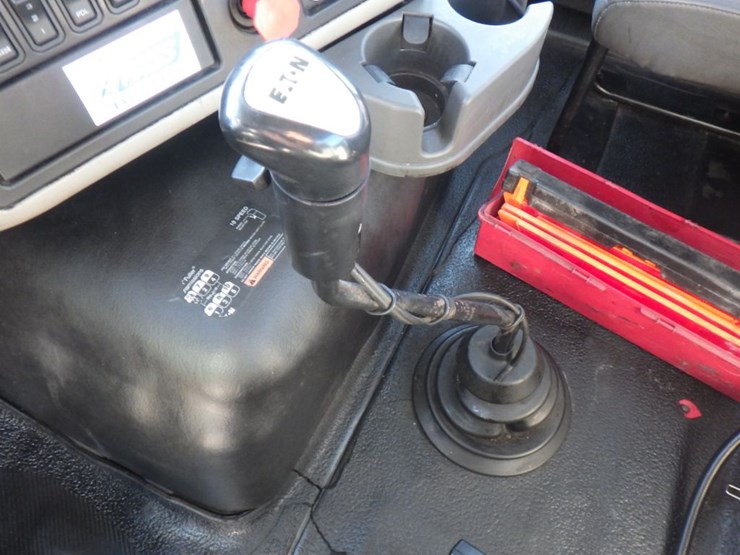 2016-international-8600-image-15