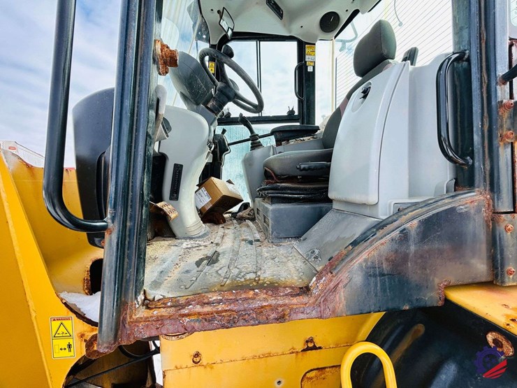 caterpillar-914m-image-96