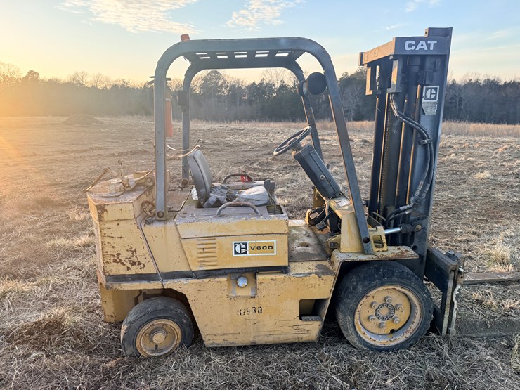 #2591-•-caterpillar-v60dstr-forklift-image-5