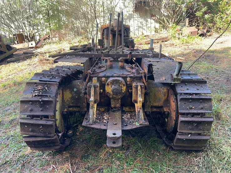 caterpillar-thirty-image-7