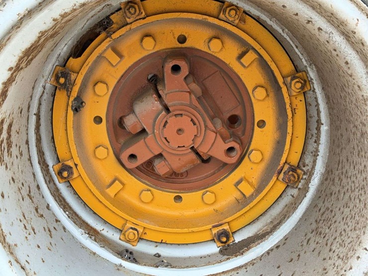 minneapolis-moline-g706-image-43