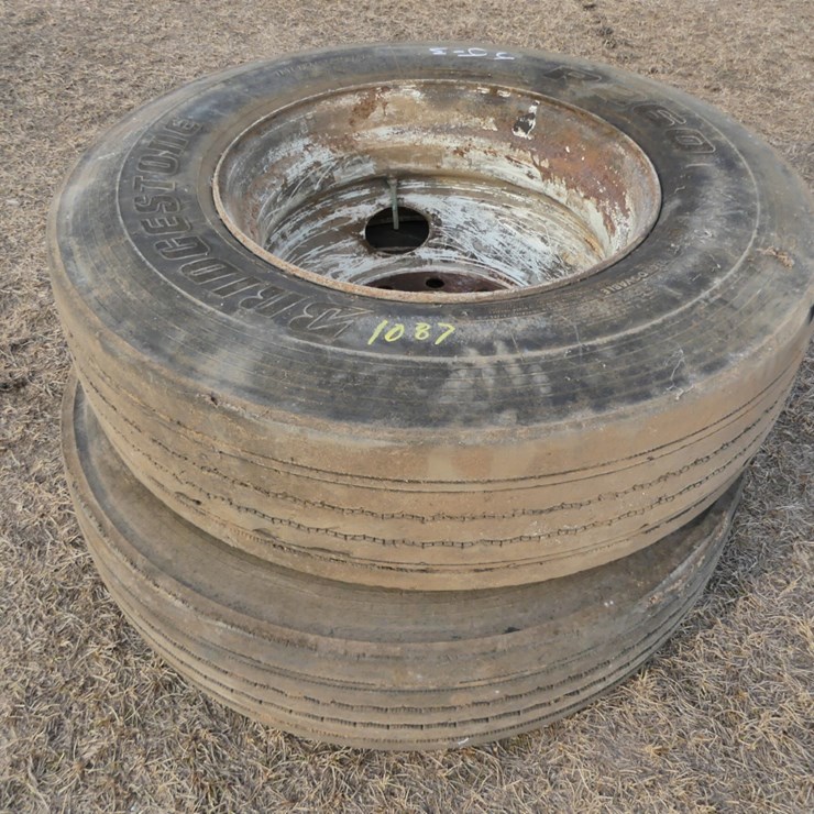 Bridgestone R260 Semi Wheels