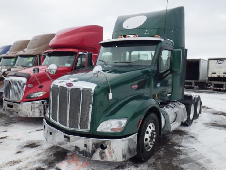 2017-peterbilt-589-image-1