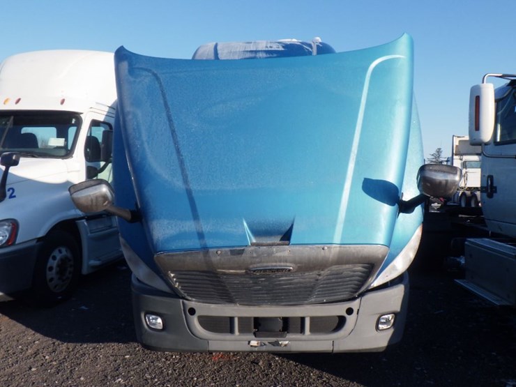 2015-freightliner-cascadia-125-image-22