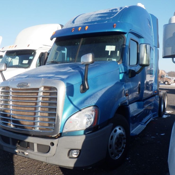 2015 FREIGHTLINER CASCADIA 125
