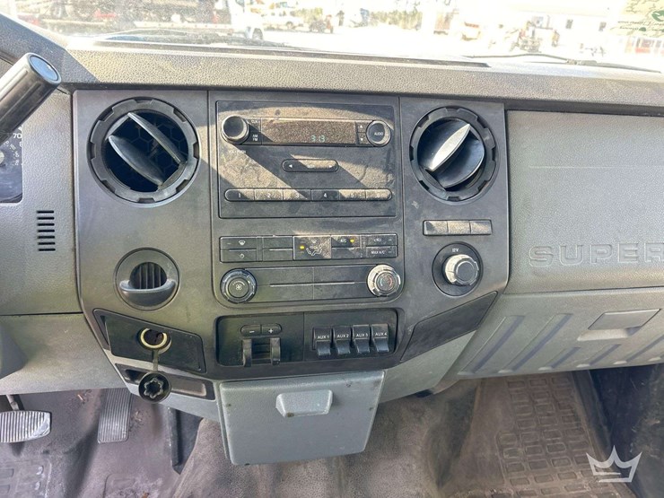 2015-ford-f550-image-17