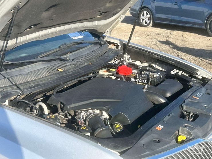 2016-lincoln-mkt-image-13