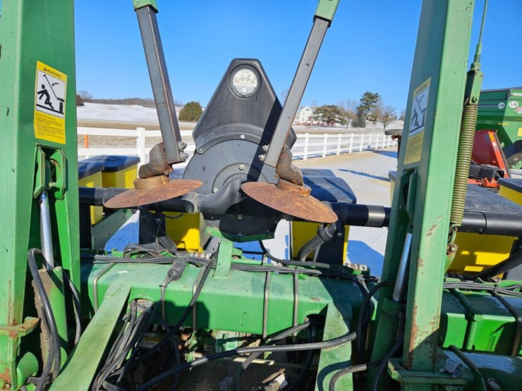 john-deere-7200-image-38