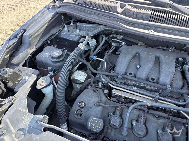 2016-ford-explorer-image-8