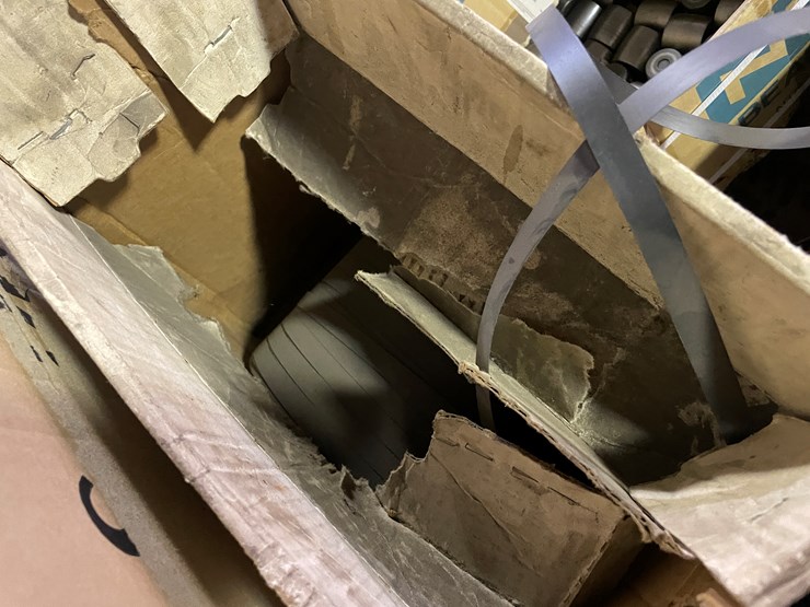 #7009-•-contents-on-top-of-oven-image-12