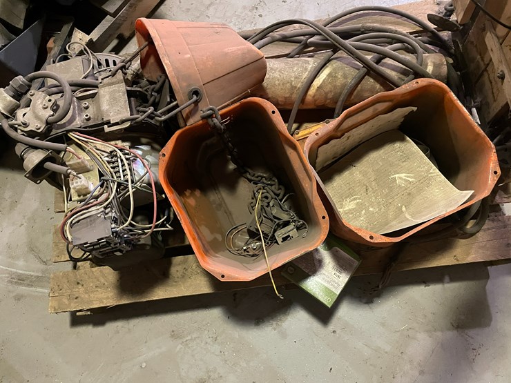 #7005-•-various-scrap-parts-image-4