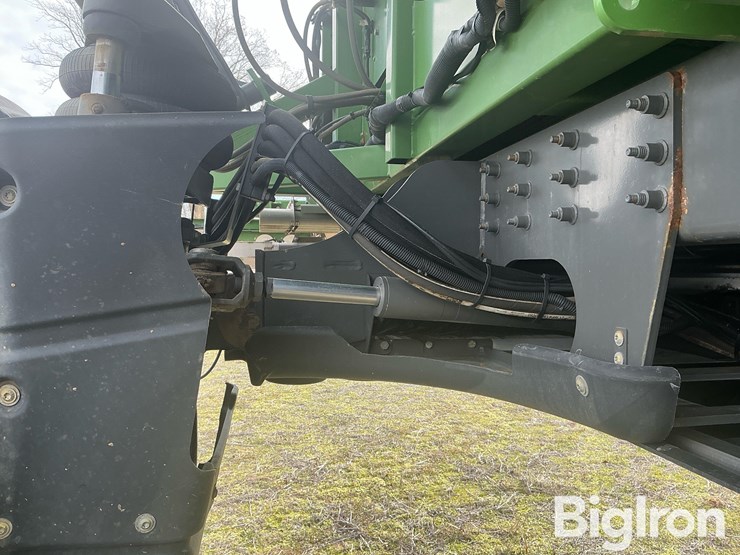 2023-fendt-rogator-937h-self-propelled-dry-fertilizer-spreader-image-16