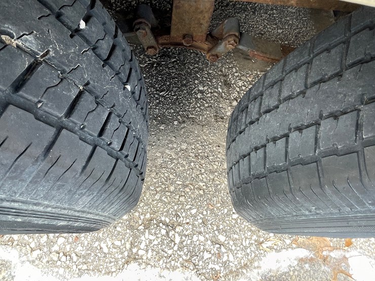 #4004-•-2016-enclosed-24'-rc-trailer-(has-wi-title)-image-17