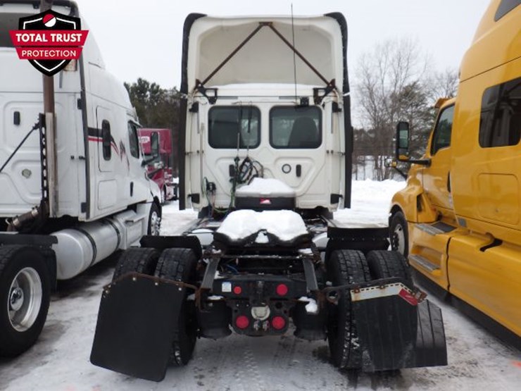 2020-freightliner-cascadia-116-image-10